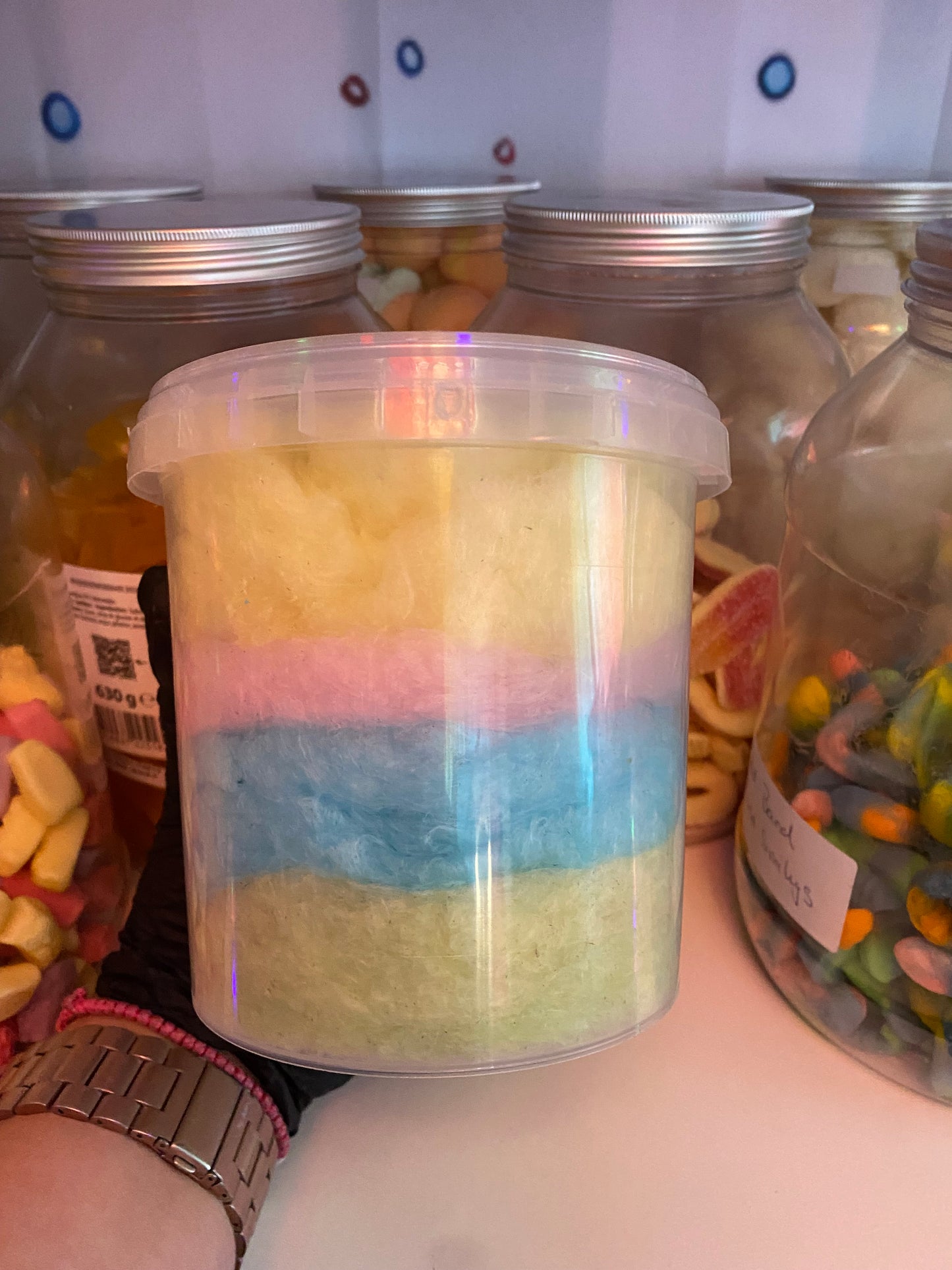Rainbow Zuckerwatte im Eimer Frucht