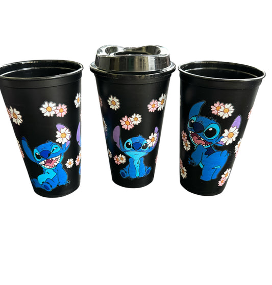 Coffee to Go Becher Stitch schwarz Blumen gefüllt